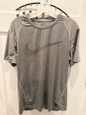 Nike Pro Dri-FIT Gray Fitted Training Shirt Men’s Medium Swoosh